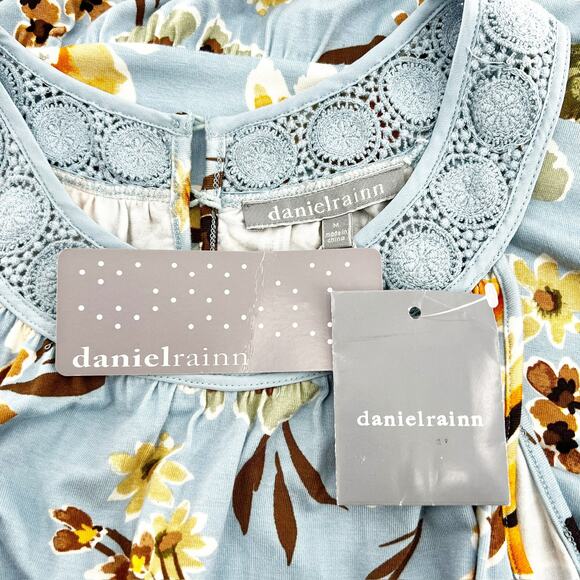 NWT Danielrainn Women's Light Blue Floral High Neck Crochet Midi Dress Size M - Picture 4 of 5